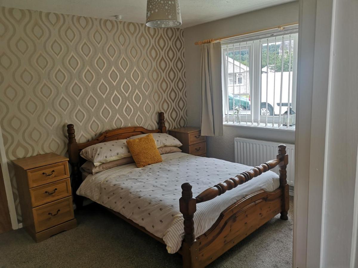 En-Suite Bedroom In A Quiet Bungalow Porthmadog Exteriör bild